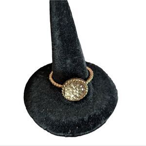 Costume jewelry, goldtone ring